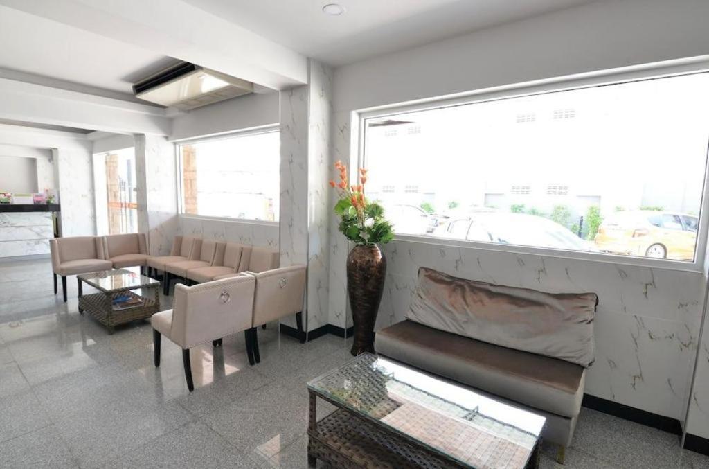 Station 203 Hotel Bangkok Exterior photo